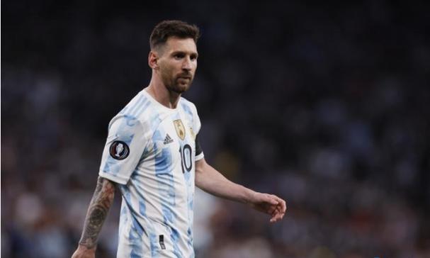 他当过总政副主任，重新安排职务，几个大军区都抢着要他去当政委